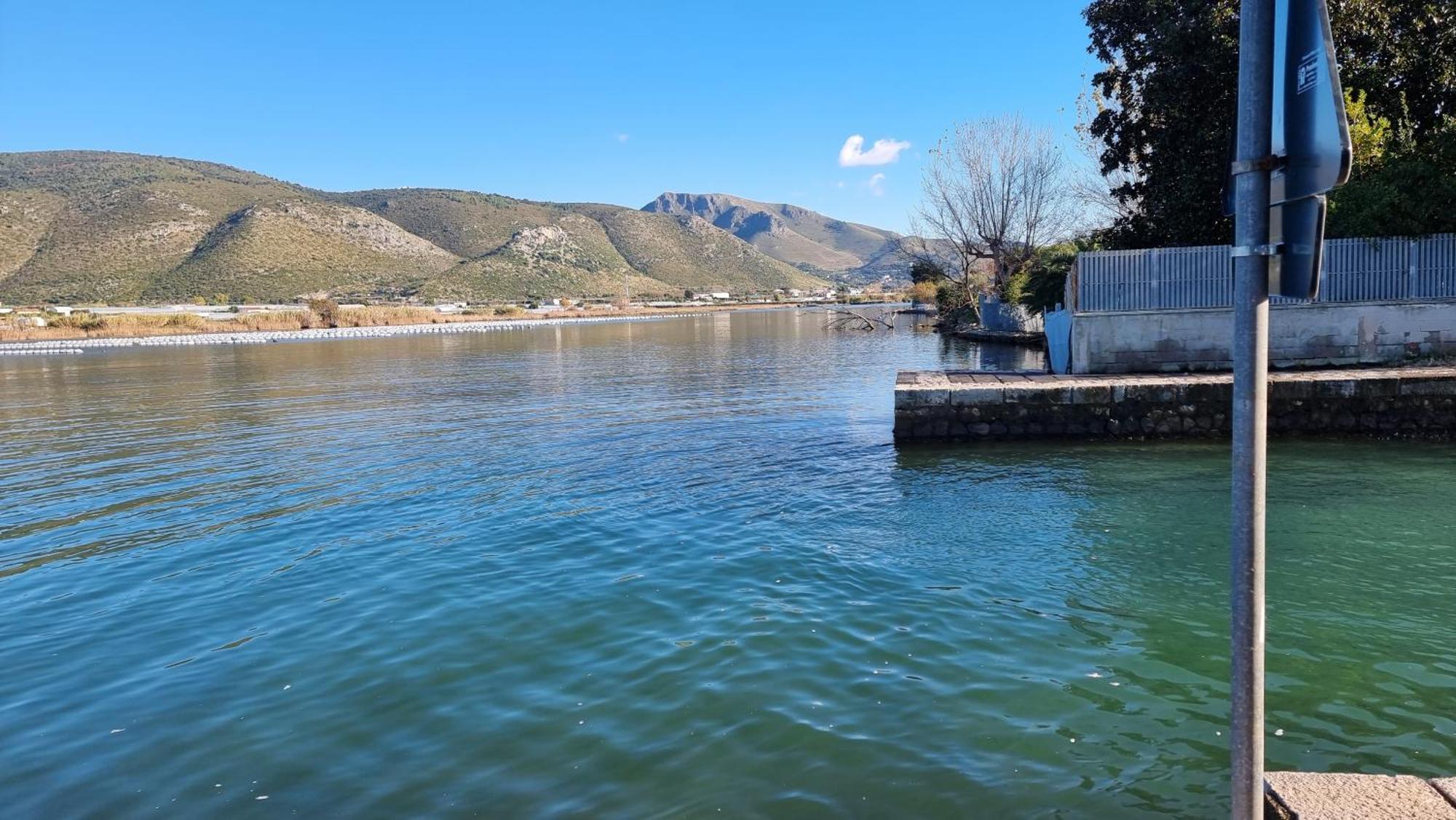 Villa Cecilia Sul Lago Fronte Mare 스펠론가 외부 사진