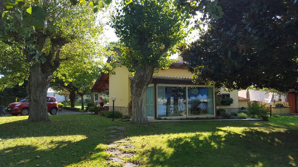 Villa Cecilia Sul Lago Fronte Mare 스펠론가 외부 사진